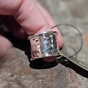 Chico's Ginny Hammered Silver-Tone Mixed Metal Minimalist Wide Band Ŕing Size 6